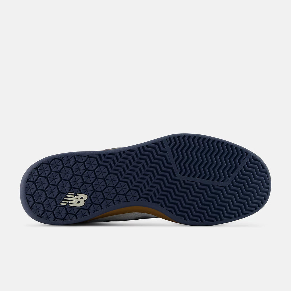 NM 440 HI V2 WIDE Shoe