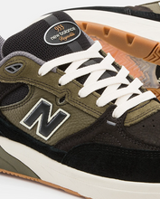 Load image into Gallery viewer, NM 933 Reynolds Shoe