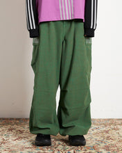 Load image into Gallery viewer, Visitor Wide Fit Cargo Pants